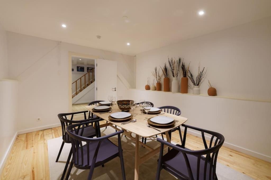Apartment Charm With Patio *
