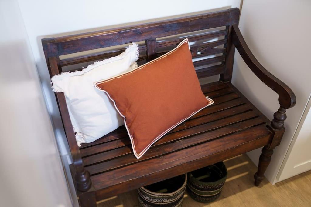 Apartment Charm With Patio *