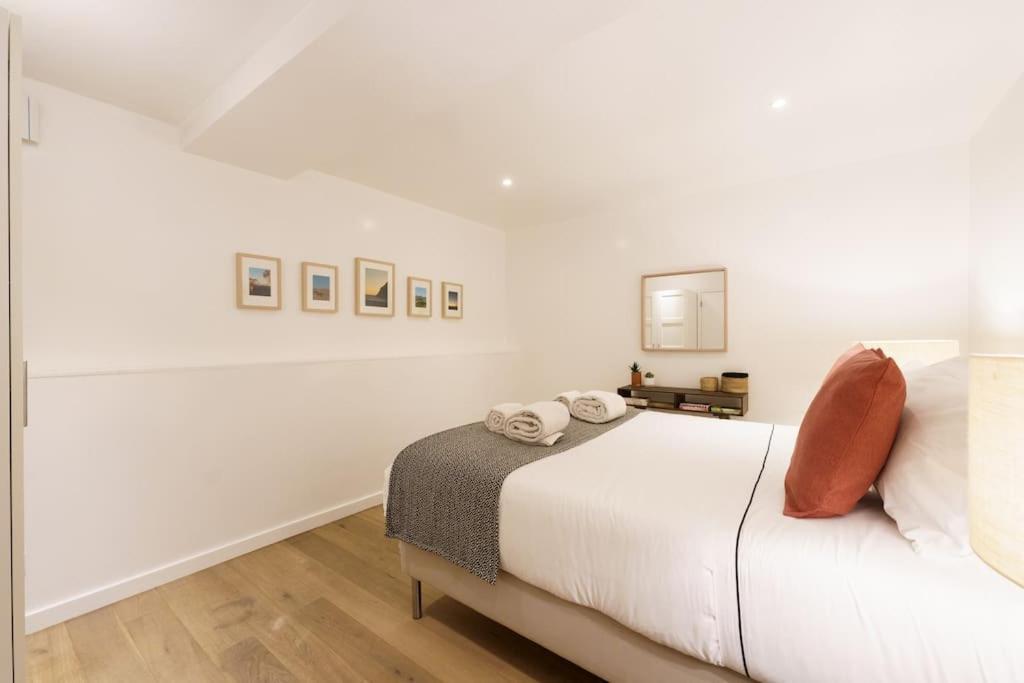 Charm With Patio Apartment *