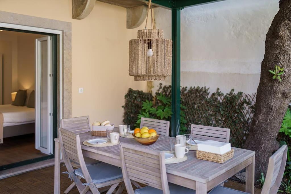 Charm With Patio * Lisbon