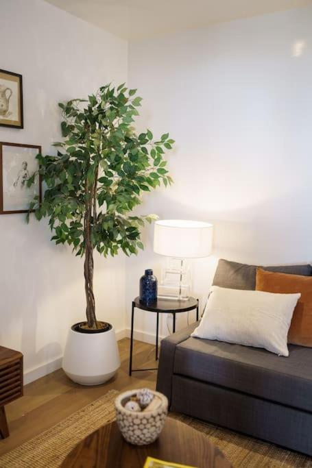 Apartment Charm With Patio Lisbon