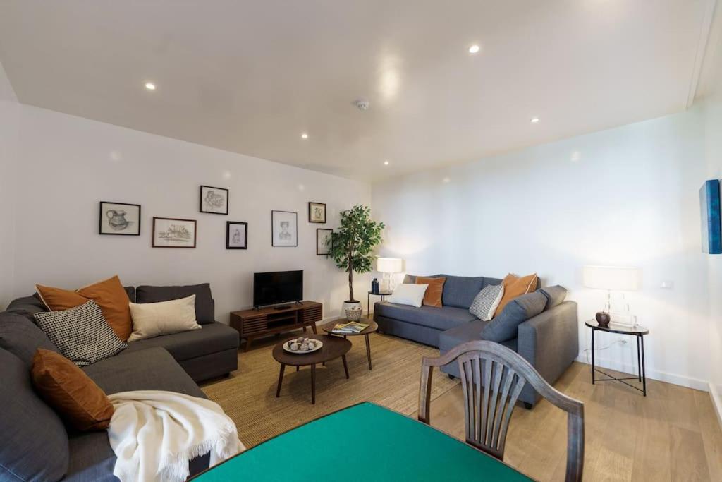 Apartment Charm With Patio