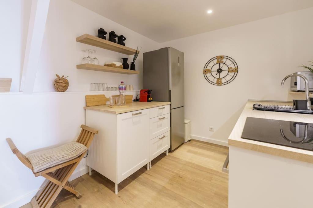 Charm With Patio Apartment *